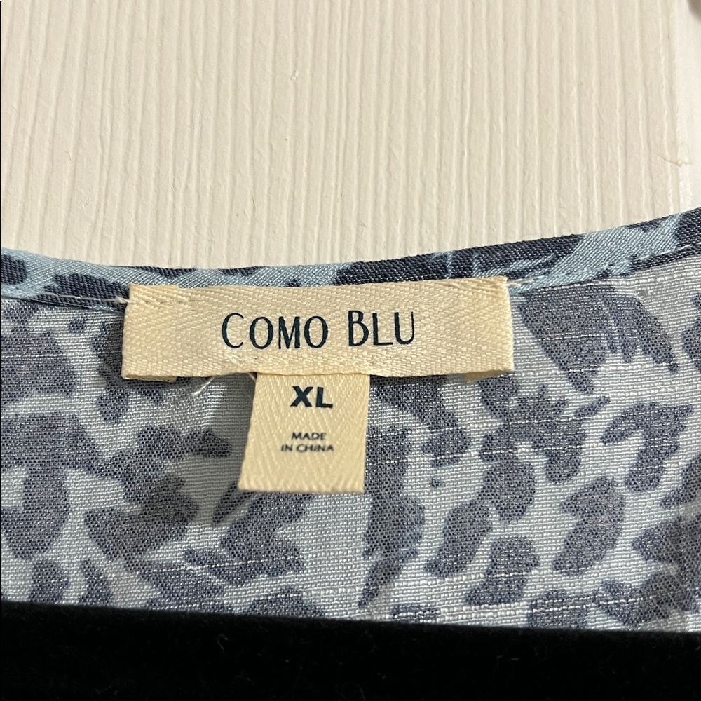 Como Blu Leopard Print Light Blue and Navy Long Sleeve V Neck Blouse Size Large - Picture 2 of 6